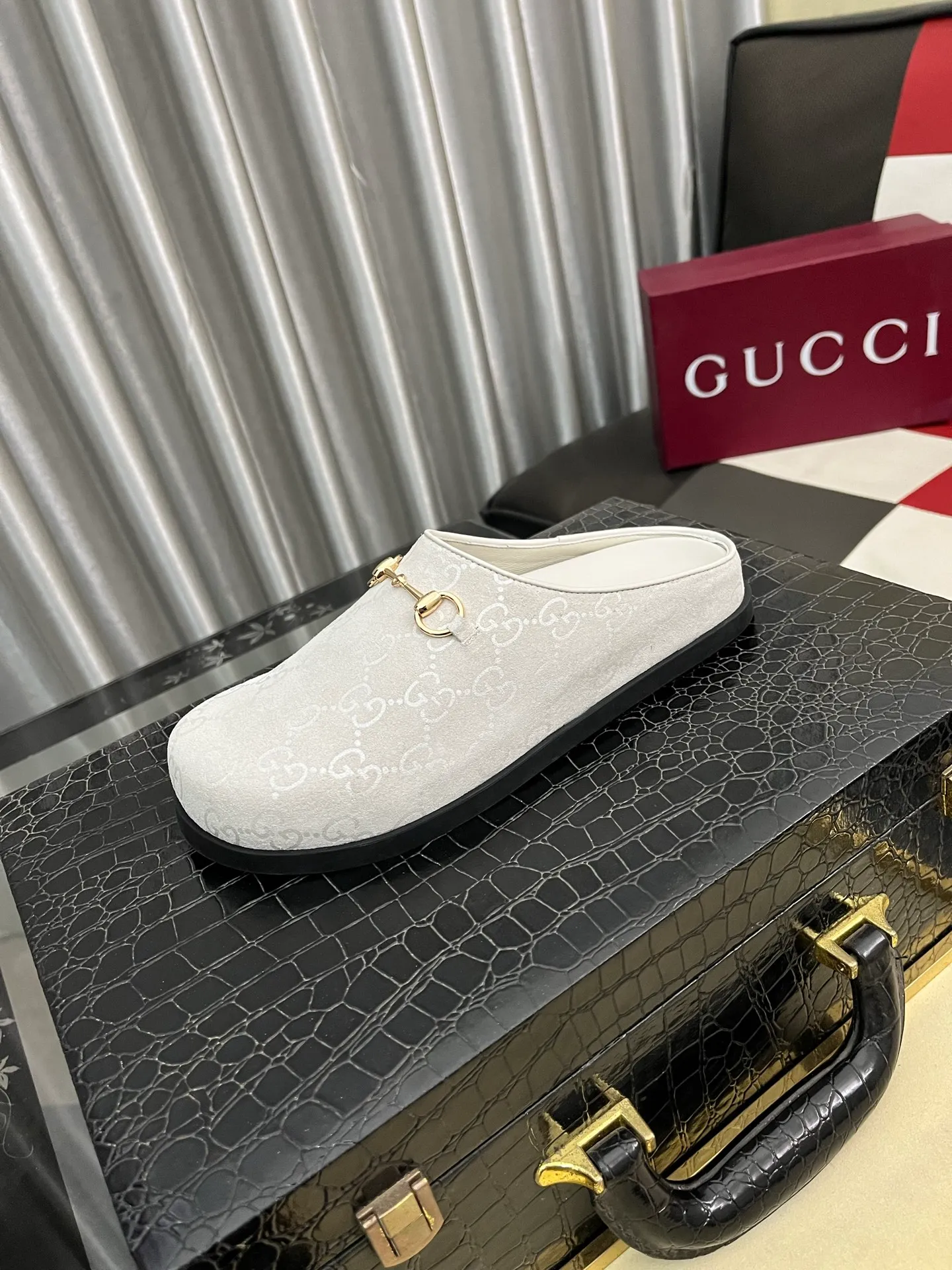Ex-factory price: 438⌚️⌚️[Gucci] 2025 new season half-slip men's shoes, made of Italian imported first-layer frosted cowhide➕sheepskin lining, original hardware buckle, original combination wear-resistant outsole, real shot 🎬 Very comfortable on the feet, size 38-44